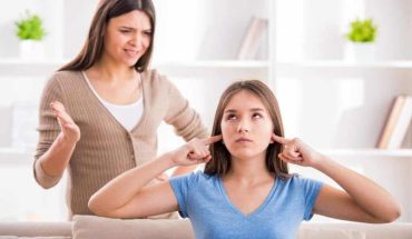 Cách dạy con gái ở tuổi dậy thì và những sai lầm cần tránh